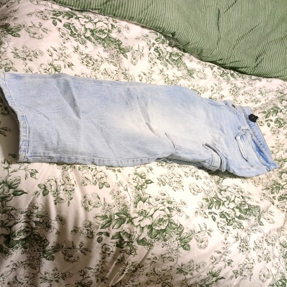 Edgley light wash 22w Jean with cargo pocket s